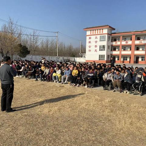 快乐拔河，追逐梦想———官湖镇孙家小学拔河比赛