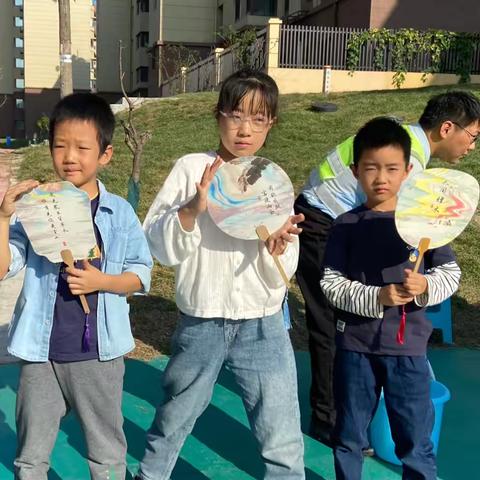 中秋话廉洁，漆扇绘清风