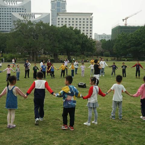 踏青游 拾翠惜                     —— 天桃小学2022级阳光2班亲子春游活动