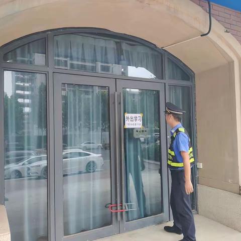 示范区城管局：街景立面专项整治行动