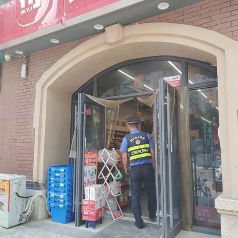 示范区城管局：街景立面专项整治行动