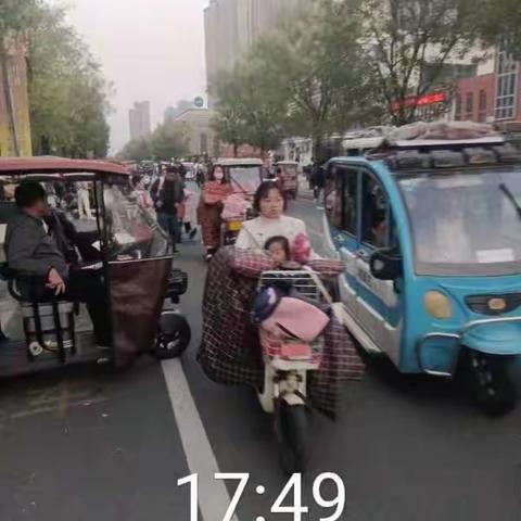 示范区城管局：街景立面专项整治行动