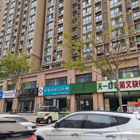示范区城管局：街景立面专项整治行动