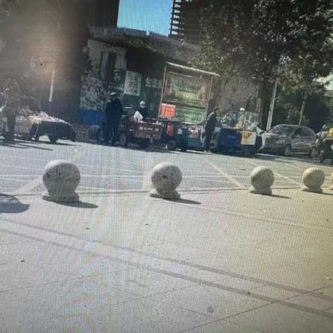 示范区城管局：街景立面专项整治行动