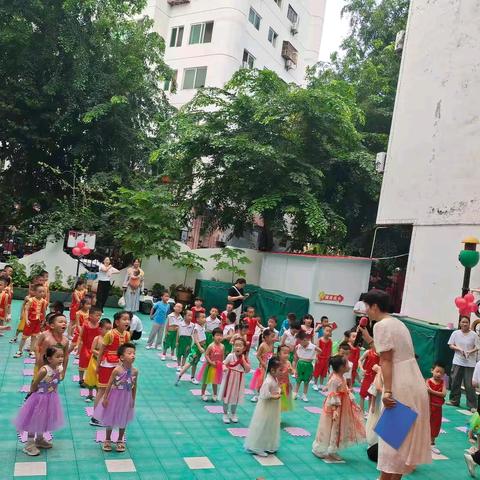 双节同庆，童享欢乐——小精灵蒙氏幼儿园中秋国庆主题活动纪实