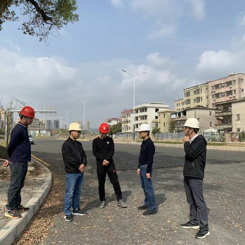 建设中心建设三部黄锐文部长到内环北路市政工程（一期）施工现场检查现场安全文明施工、创建典范城市工作