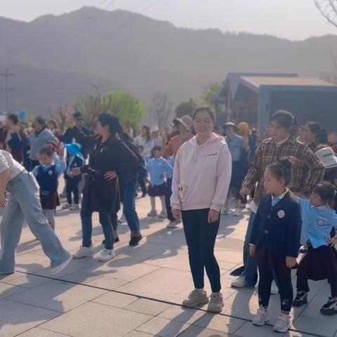 【春日趣时光】西贝国学幼儿园亲子户外活动精彩回顾