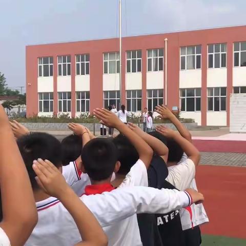 “争做新时代好队员”主题班会——糯米庄小学