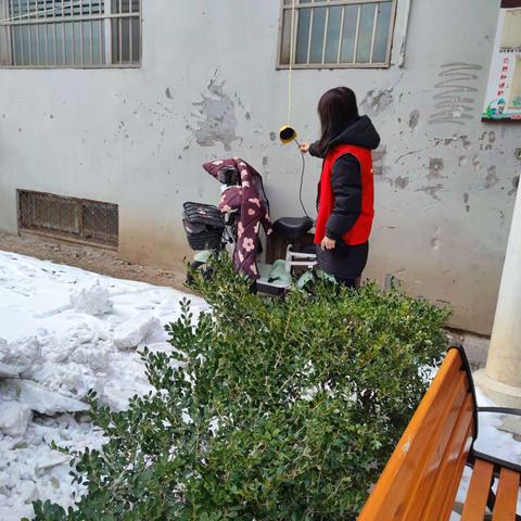 警惕！电动车楼道内飞线充电的危险