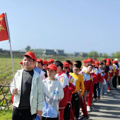 郴州一百教育：让我们在春风里尽情欢笑吧！