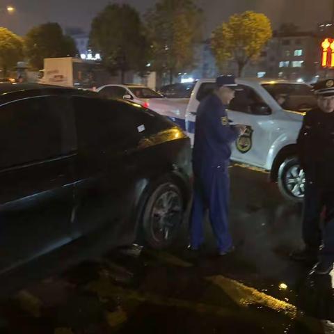 清理消防通道，保持“生命通道”的畅通