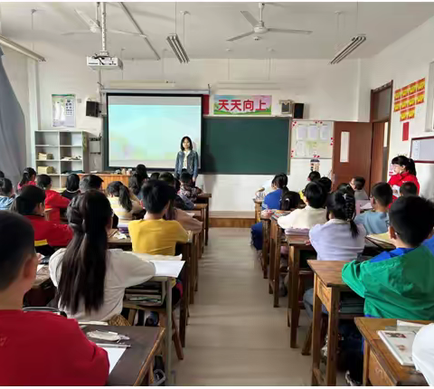 做一束光照进学生心里—薛莹莹