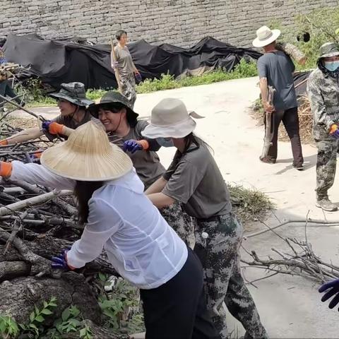 环境卫生大整治   纪检干部首当先
