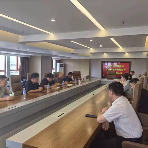 桥西区城市管理综合行政执法局 现场莅临指导汇通街道办事处塔谈国际商贸城“门前三包”工作