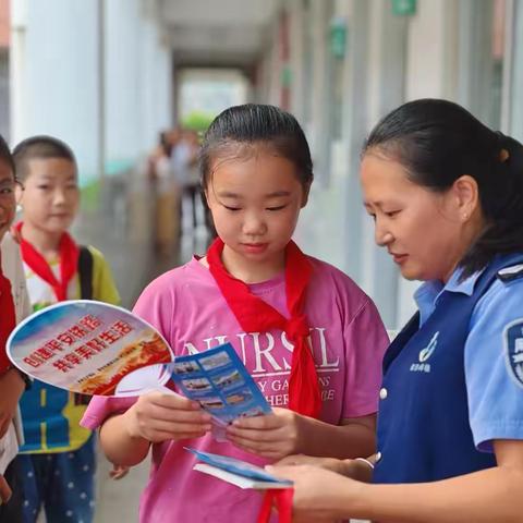 开学季，铁路安全走进校园