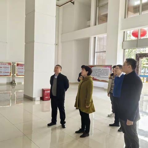 省疾控局曾昭长局长除夕日走访慰问海口市疾控中心在岗值班工作人员