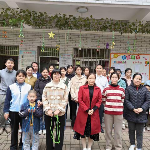 绳舞飞扬展风采，巾帼须眉绽芳华——河东镇实验小学庆祝“三八”妇女节活动