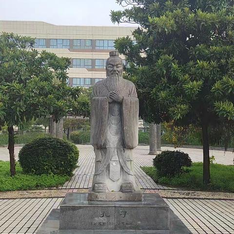 谋划教学“好课题”，撬动教育“新未来” ——初中道德与法治县级骨干教师培训纪实