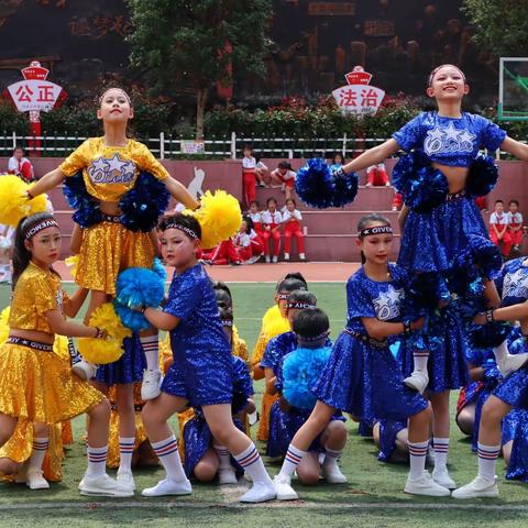 阳光律动啦啦操 青春活力满仁园
