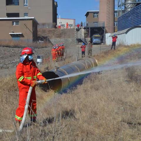 绰尔森工公司应急事务处指导国森矿业开展模拟灭火演练