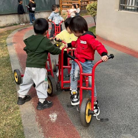 小四班游戏案例《小车骑行记》
