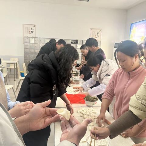 【汉唐驿城 古镇三乡】浓浓饺子香 暖暖冬至情——三乡镇开展冬至包饺子活动