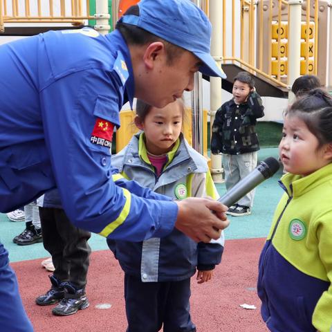 防范于未“燃”，安全伴你我同行——浏阳市小威尼幼儿园消防演习小结