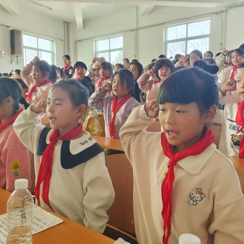 红领巾爱祖国——前石河小学主题队日活动