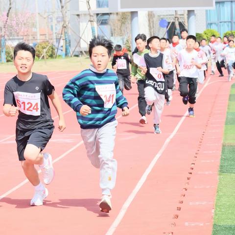 阳光下成长 快乐又健康——市实小龙河分校举办2024年春季田径运动会