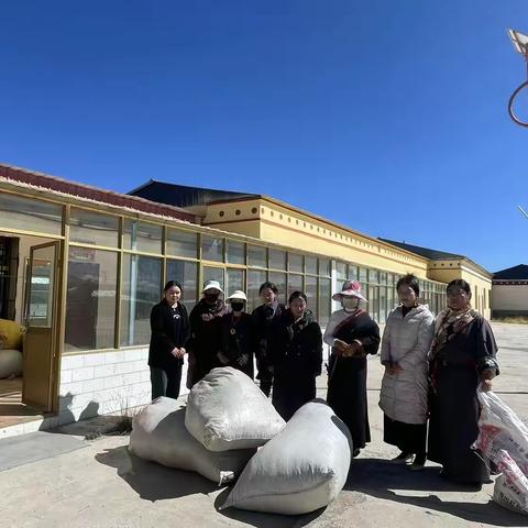 多彩乡当江荣村妇联组织开展环境卫生整治活动