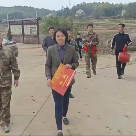 双塘镇：立功喜报送上门,尊崇荣光暖人心