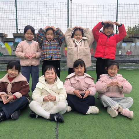 春携童归 萌趣满园——大一班3月成长印迹
