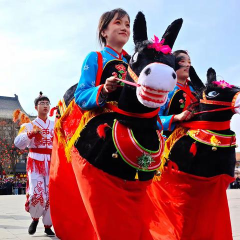 倩倩与倩倩秧歌队 燃爆呼和浩特大召广场（二）