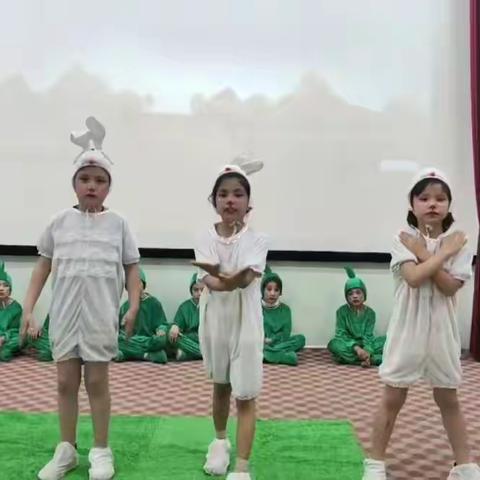 学好用好国家通用语言文字，铸牢中华民族共同体意识，和田市伊里其乡第一中心小学课本剧评选活动