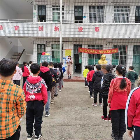 “学雷锋，树新风”——耳石岭小学开展“学雷锋”社会实践活动