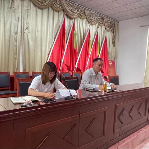 山东银湾物业集团梁山项目部召开全体司机安全培训会议