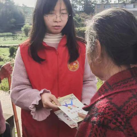 “小满村新时代文明实践站”开展城乡居民医疗保险政策宣传活动