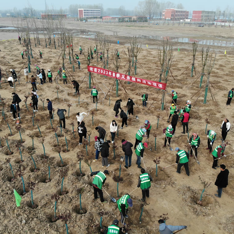 携手扶新绿 植树正当时—— 范县开展全民义务植树活动