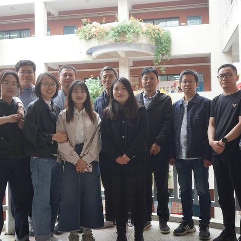 牵手是朋友，并肩能战斗---记2021级优秀教研组物理组