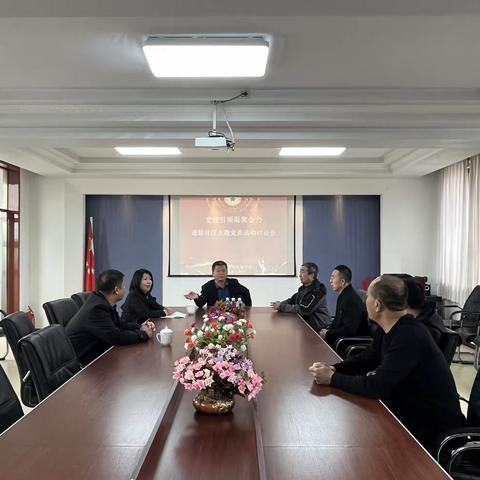 党建引领聚合力，进驻社区增植补绿