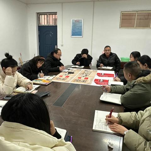 洛阳市第十三高级中学-校办公室召开新学期工作会议