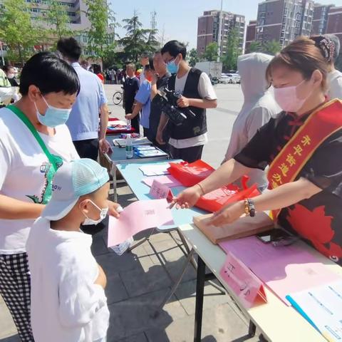 开平街道开展“6·14信用记录关爱日”宣传活动