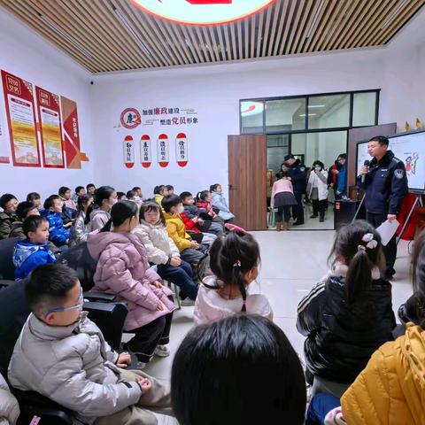 禁燃微光映网格，童行清铺暖巷陌——杜城街道金地西沣公元二期社区“小格萌友”点亮春节安全灯