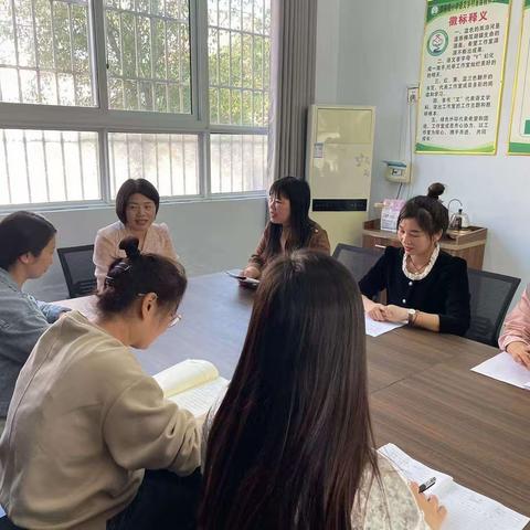 名师送教共交流    且行且思行致远