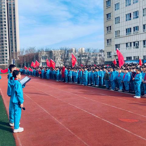 乌鲁木齐市第七十四小学“践行二十大 法治进百校·法润千万家”主题升旗仪式暨签名仪式