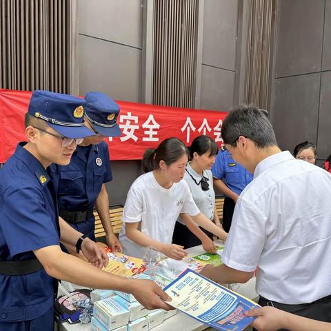 沣西大队沣润和园小型站开展组织队站开放活动