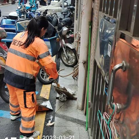 爱护环境卫生，创建文明城市