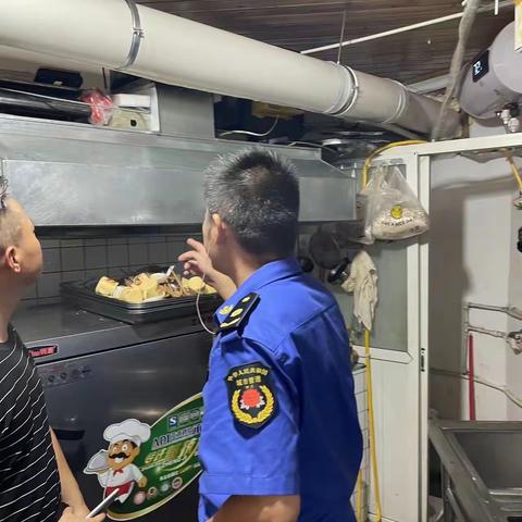 强化餐饮服务业油烟治理  持续开展攻坚行动