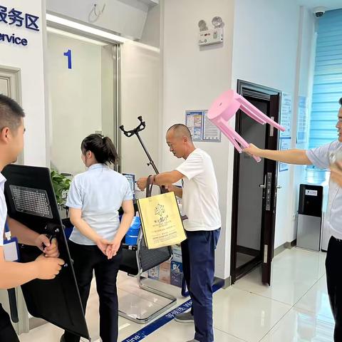 【伊犁分行】建行可克达拉支行防抢劫演练