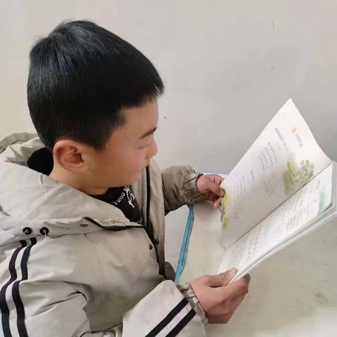浓浓书香润寒假，师生齐读共成长——涧头集镇薛庄中心小学寒假师生读书活动小记